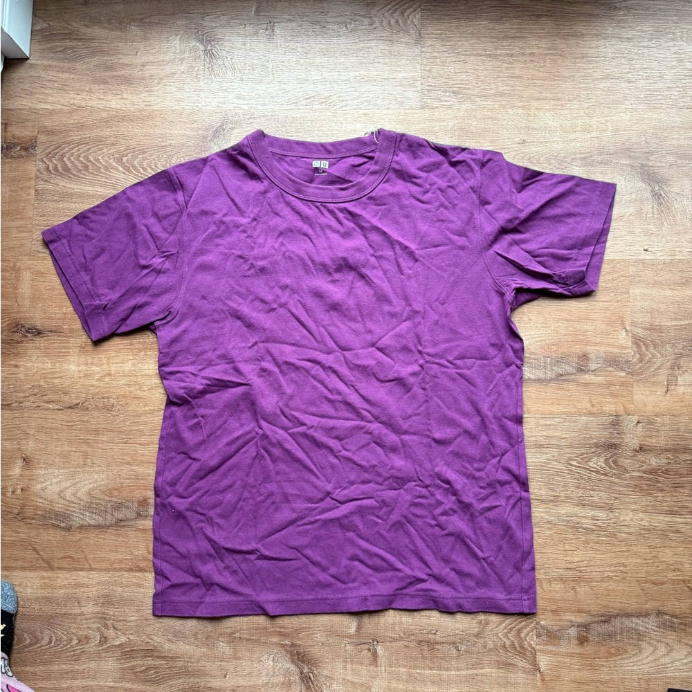 Uniqlo Men's Crew Neck T-Shirt in Purple